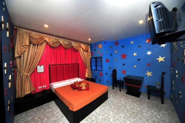 Hollywood Drive-In Hotel Baguio City Екстер'єр фото