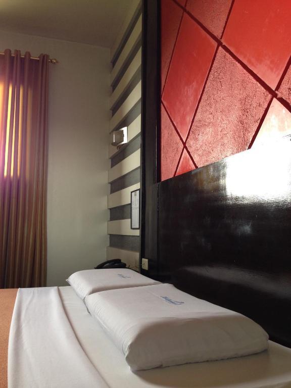 Hollywood Drive-In Hotel Baguio City Екстер'єр фото