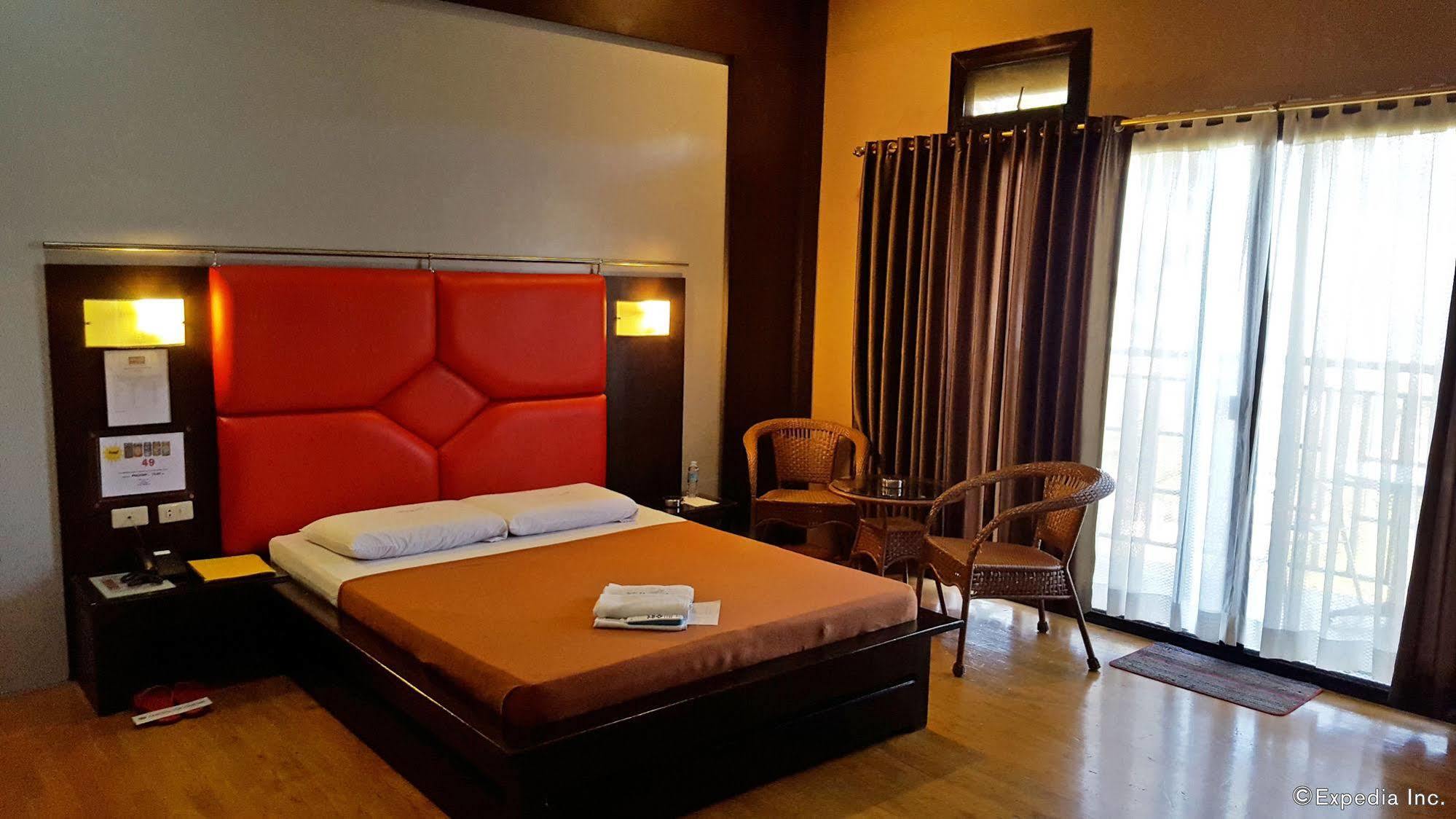 Hollywood Drive-In Hotel Baguio City Екстер'єр фото