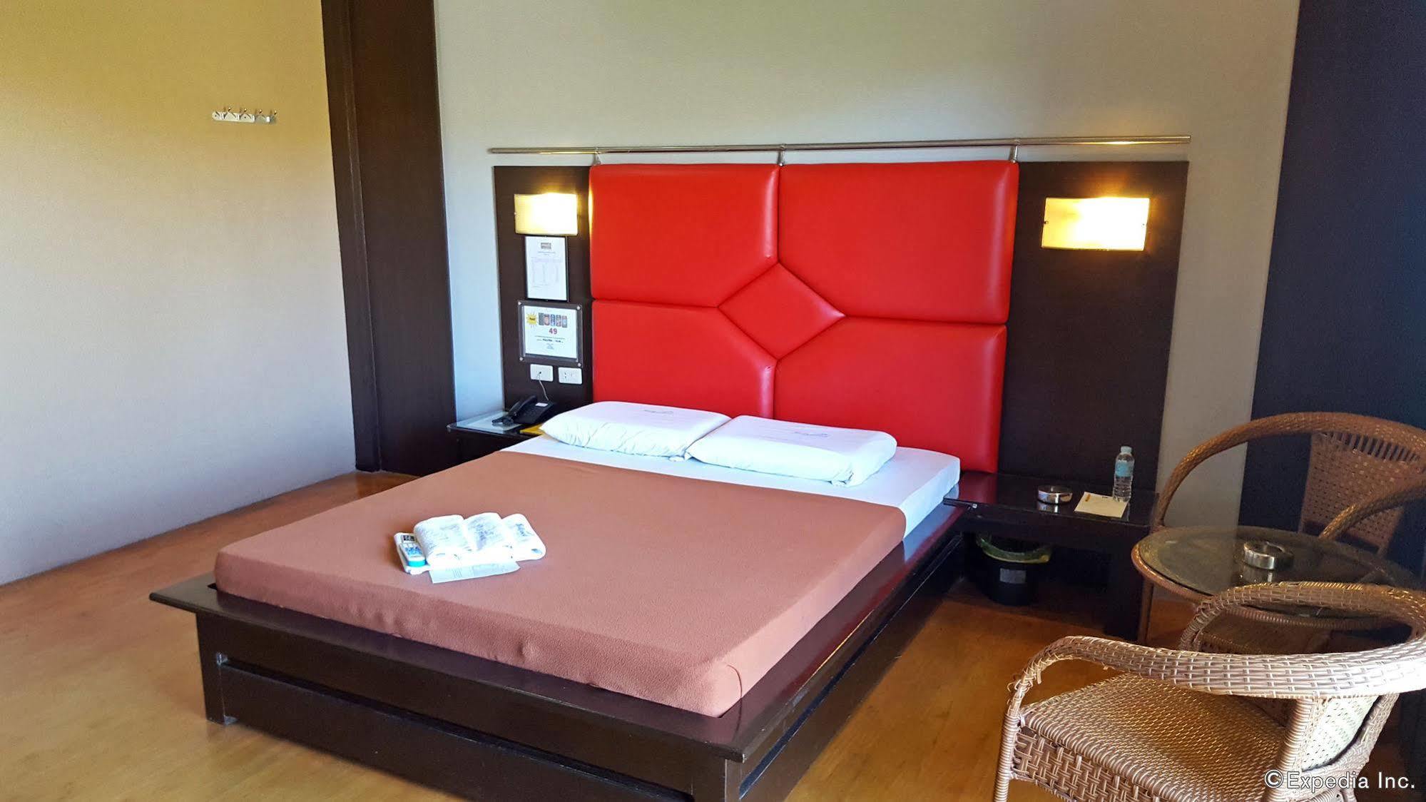 Hollywood Drive-In Hotel Baguio City Екстер'єр фото