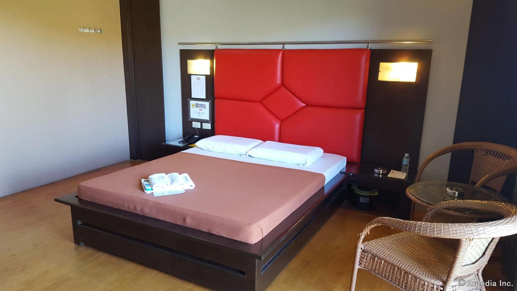 Hollywood Drive-In Hotel Baguio City Екстер'єр фото