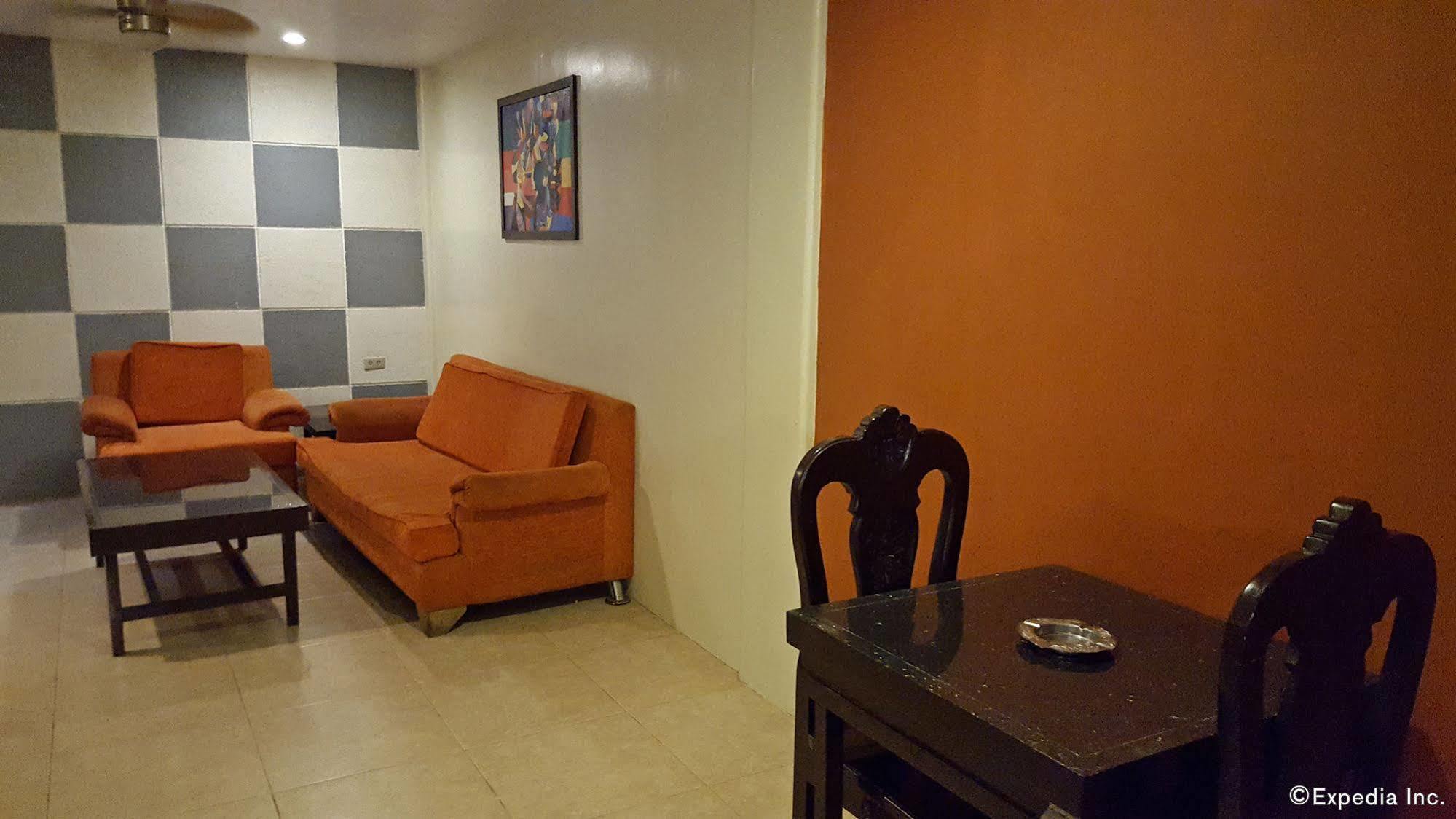 Hollywood Drive-In Hotel Baguio City Екстер'єр фото