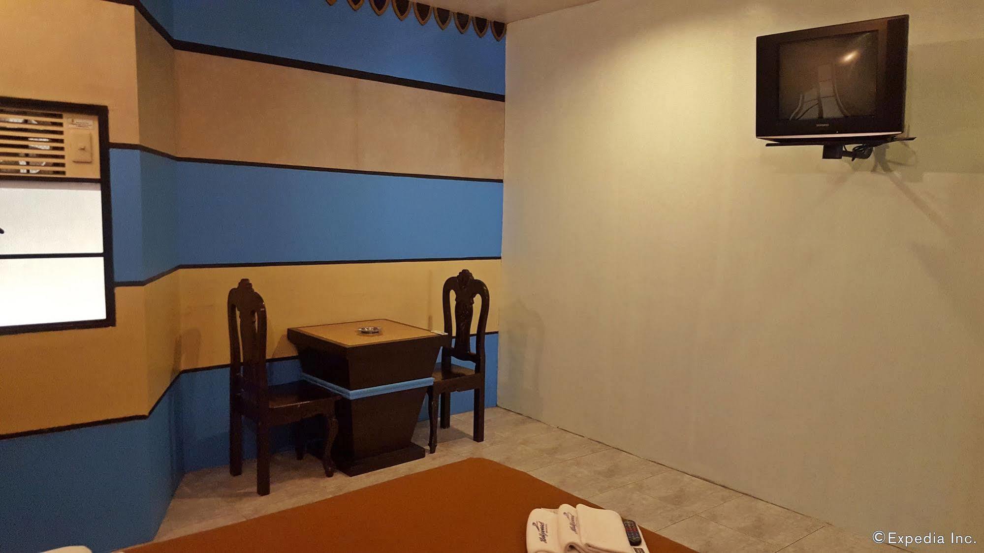 Hollywood Drive-In Hotel Baguio City Екстер'єр фото