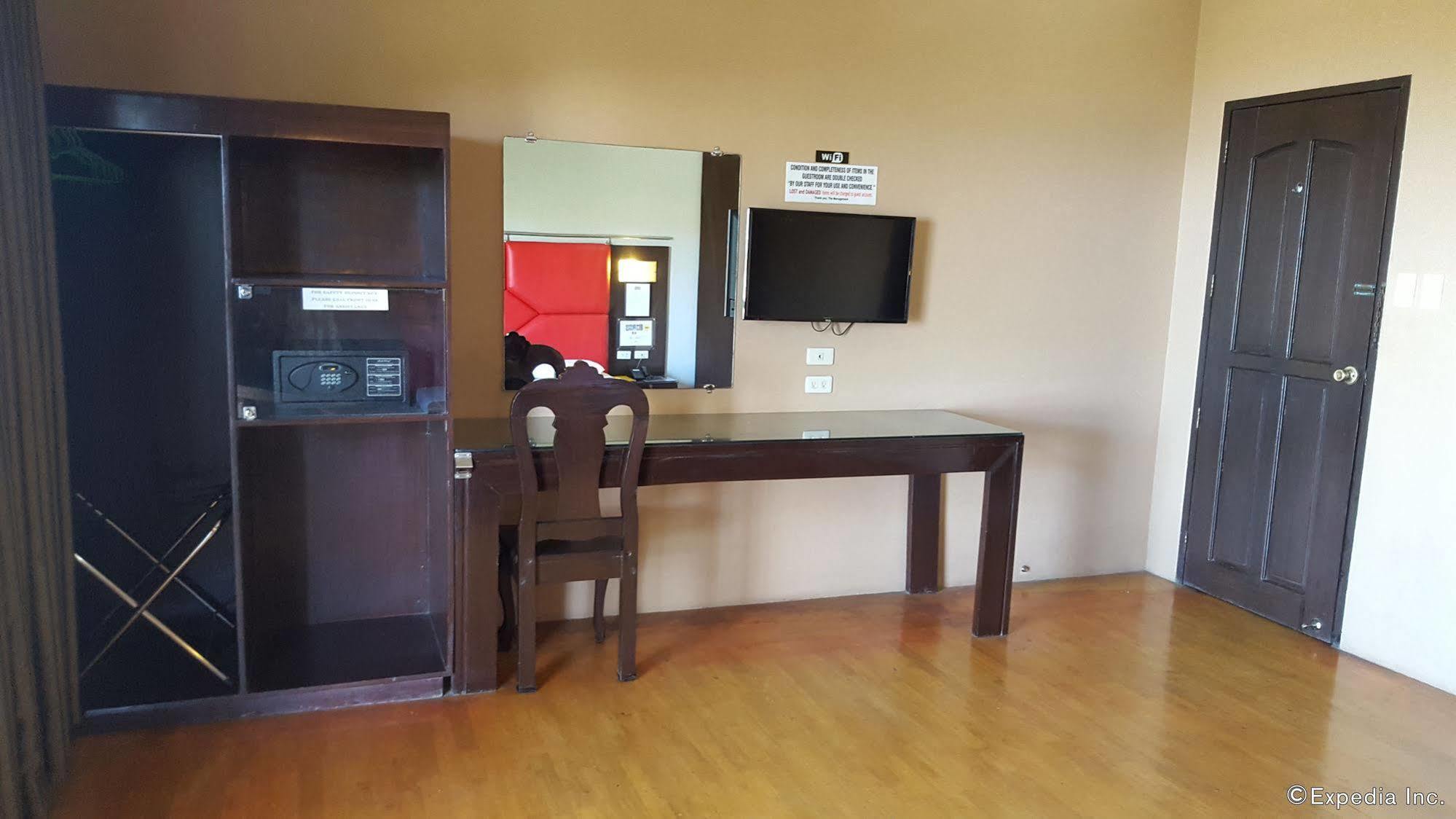 Hollywood Drive-In Hotel Baguio City Екстер'єр фото