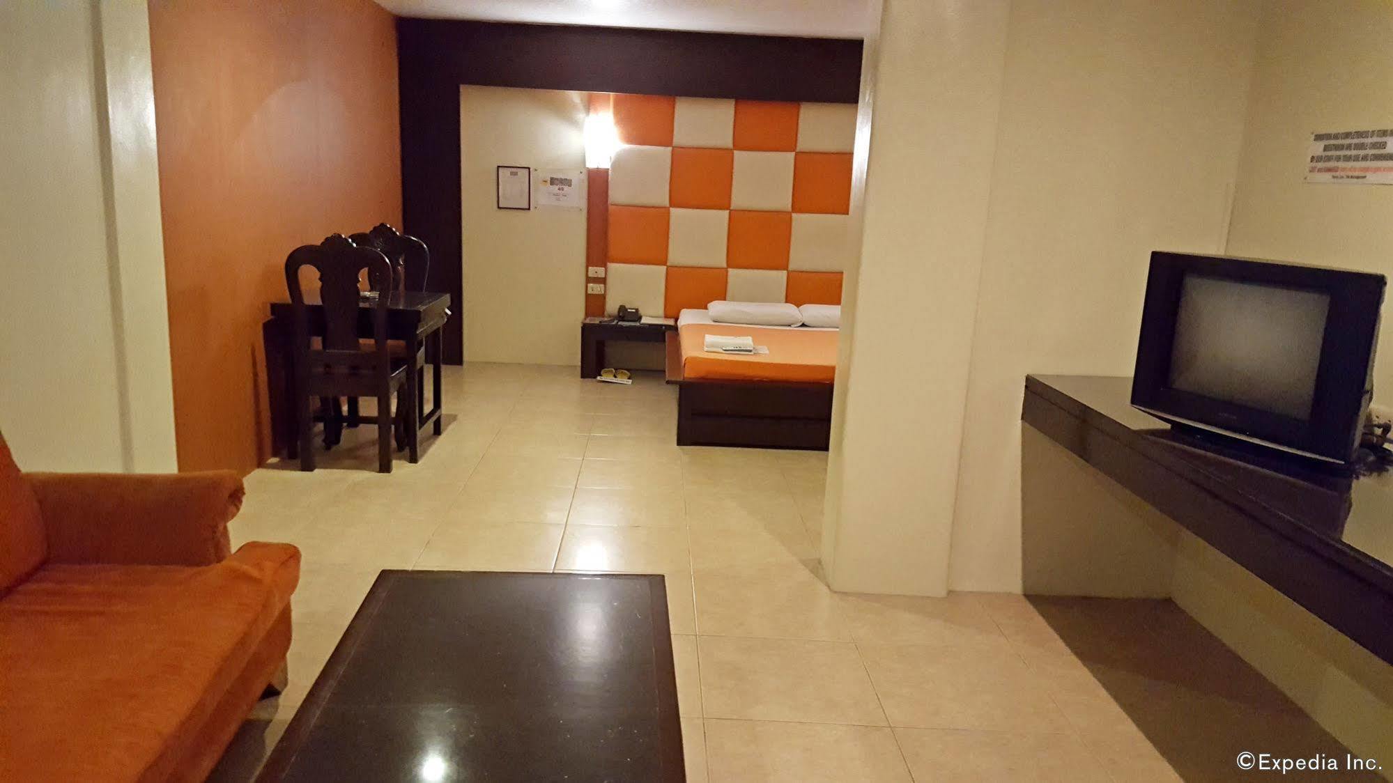 Hollywood Drive-In Hotel Baguio City Екстер'єр фото