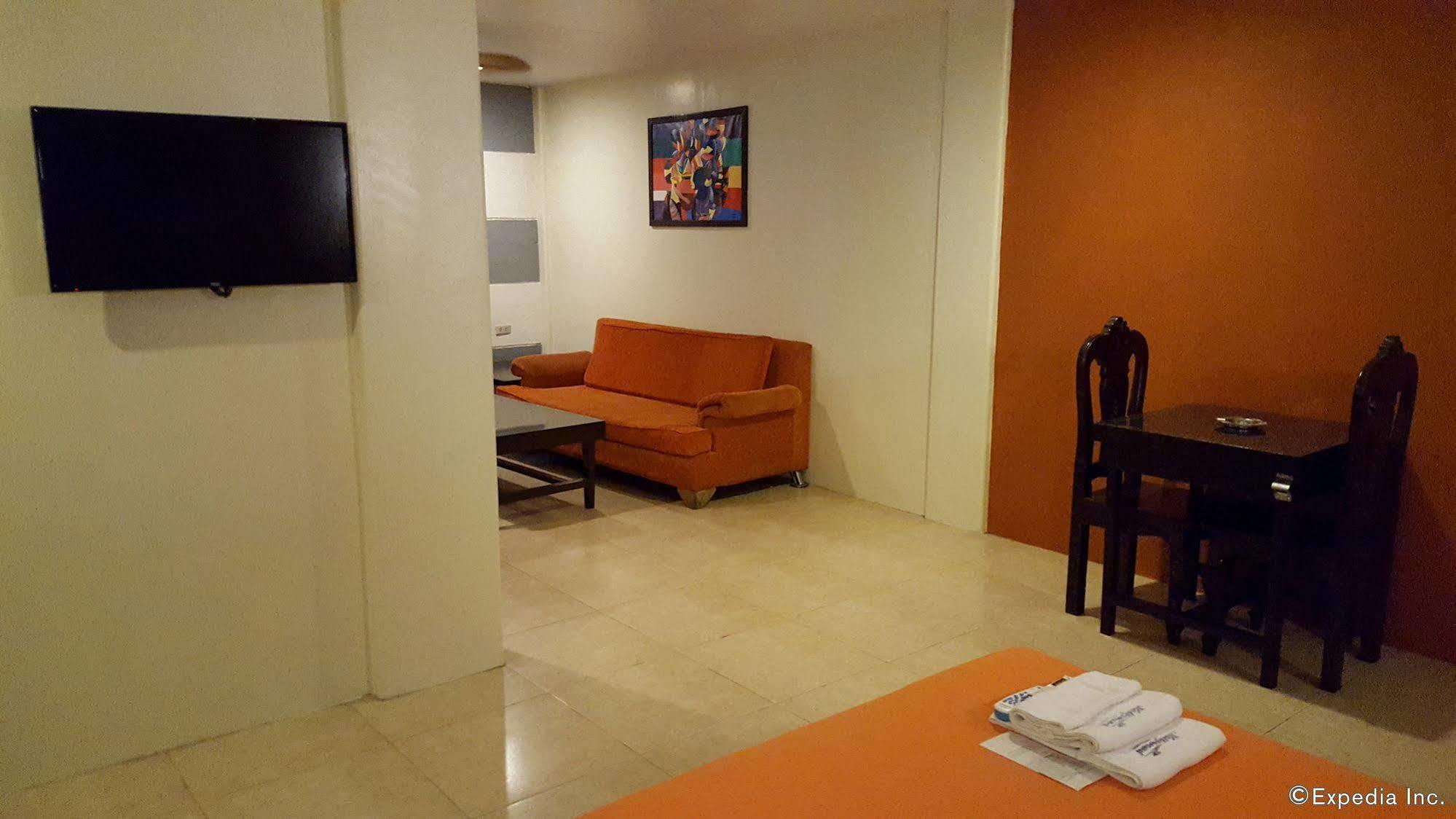 Hollywood Drive-In Hotel Baguio City Екстер'єр фото