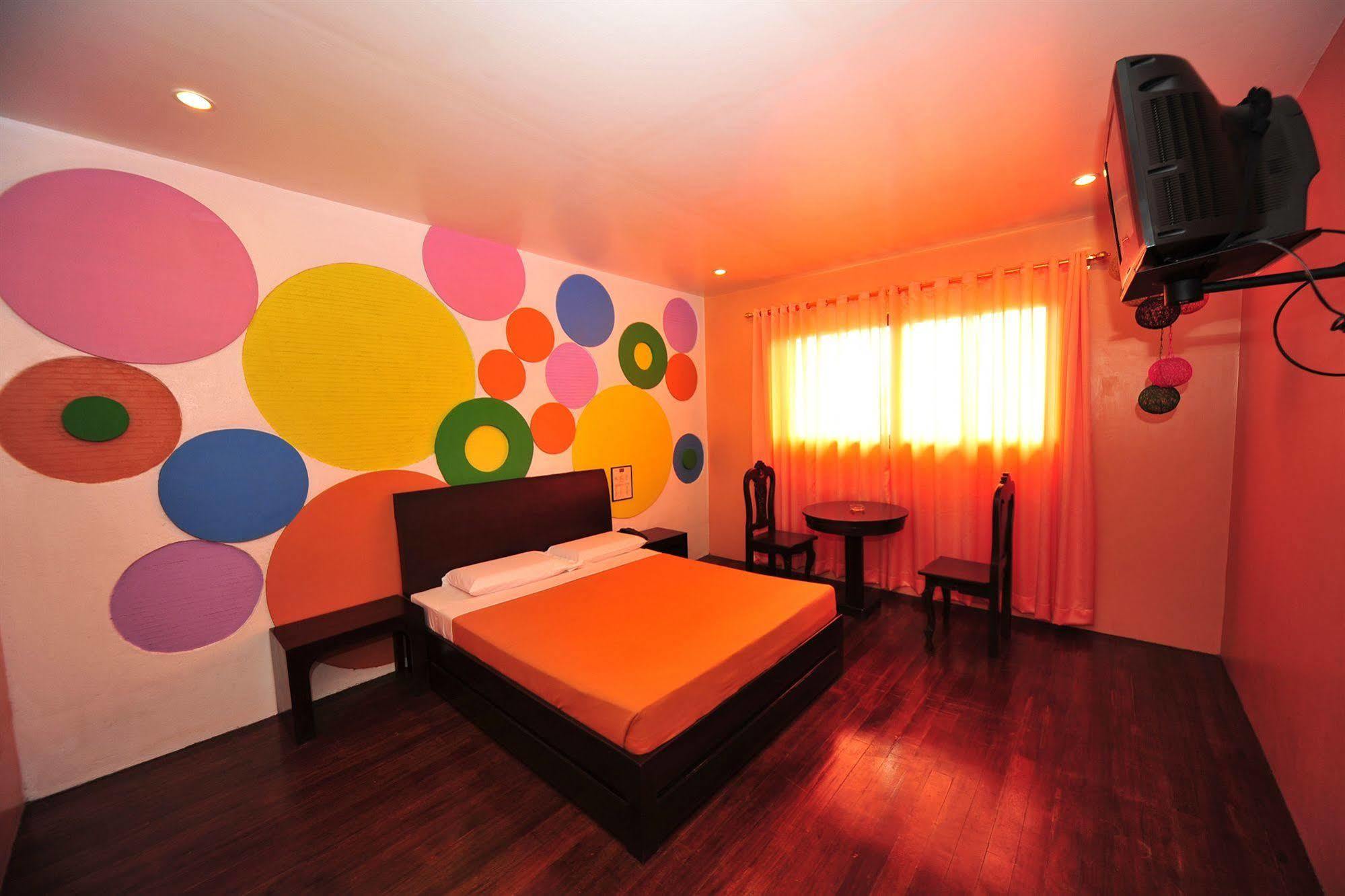 Hollywood Drive-In Hotel Baguio City Екстер'єр фото